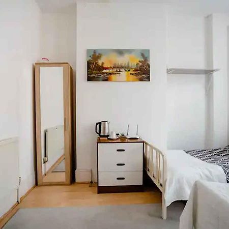 Homestay Near Tottenham Hotspur Stadium لندن المظهر الخارجي الصورة