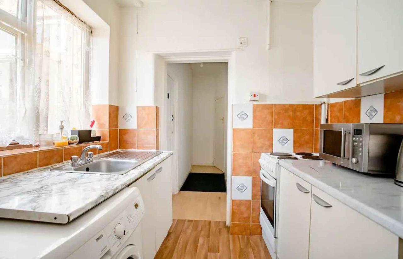 Homestay Near Tottenham Hotspur Stadium لندن المظهر الخارجي الصورة