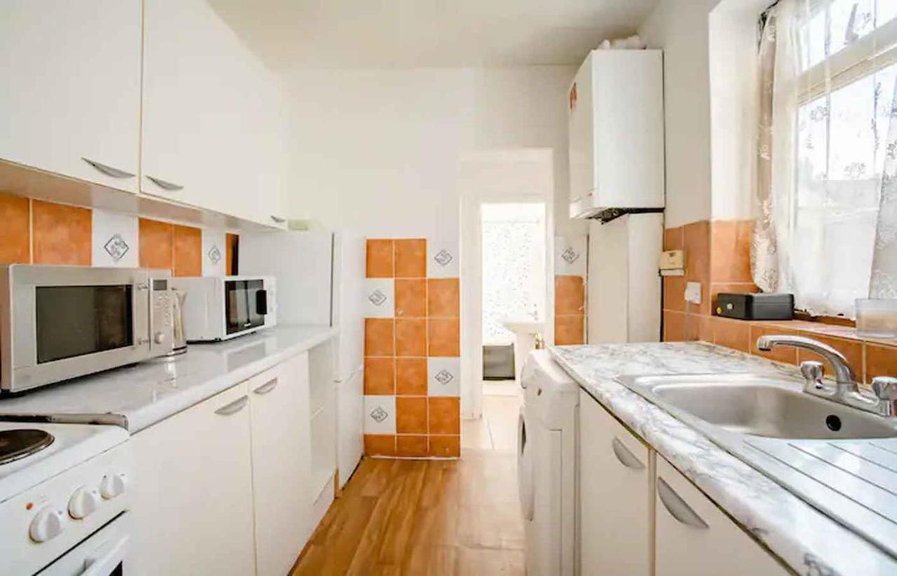 Homestay Near Tottenham Hotspur Stadium لندن المظهر الخارجي الصورة