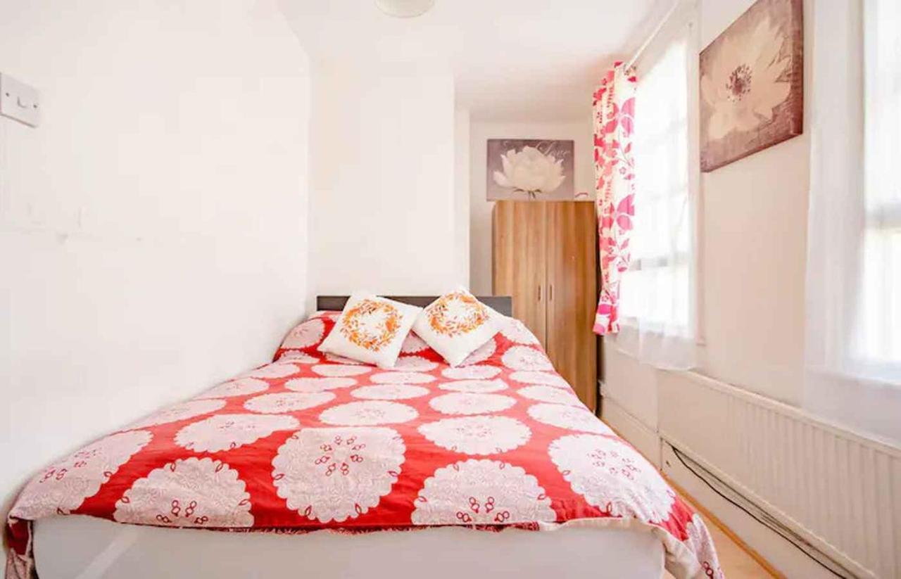 Homestay Near Tottenham Hotspur Stadium لندن المظهر الخارجي الصورة